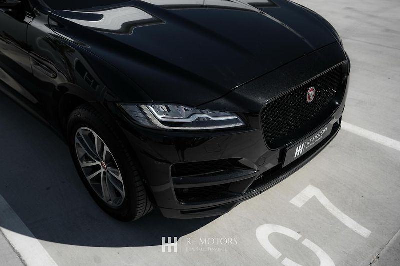 Jaguar F-Pace (2020) 2.0 P250 184kW 4x4 - fotka 10 z 43