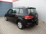 Volkswagen Touran 2,0 TDi Highline Navi - náhled 3