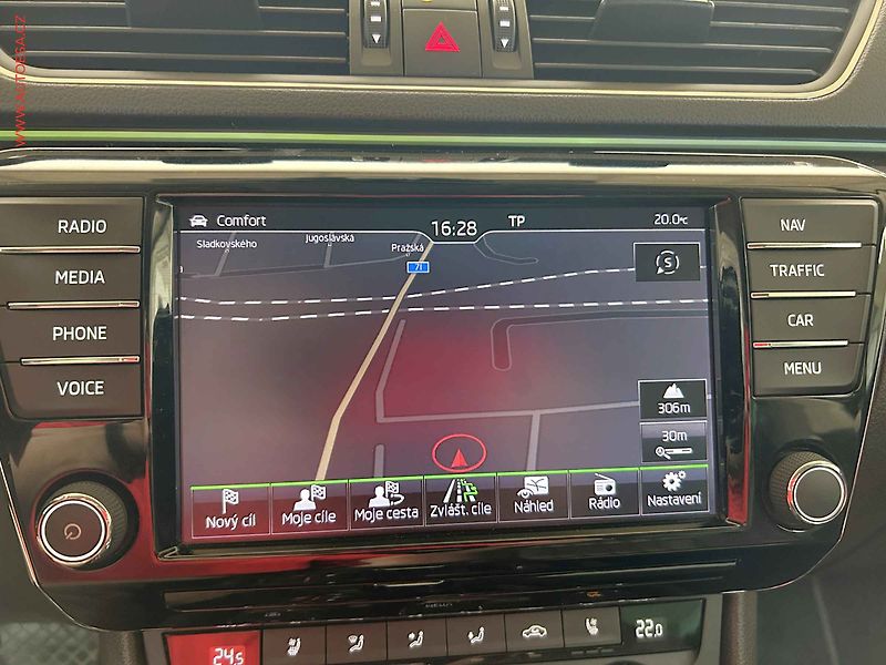 Škoda Superb (2015) 2.0TDi, 1.maj, L&K, DSG - fotka 11 z 17
