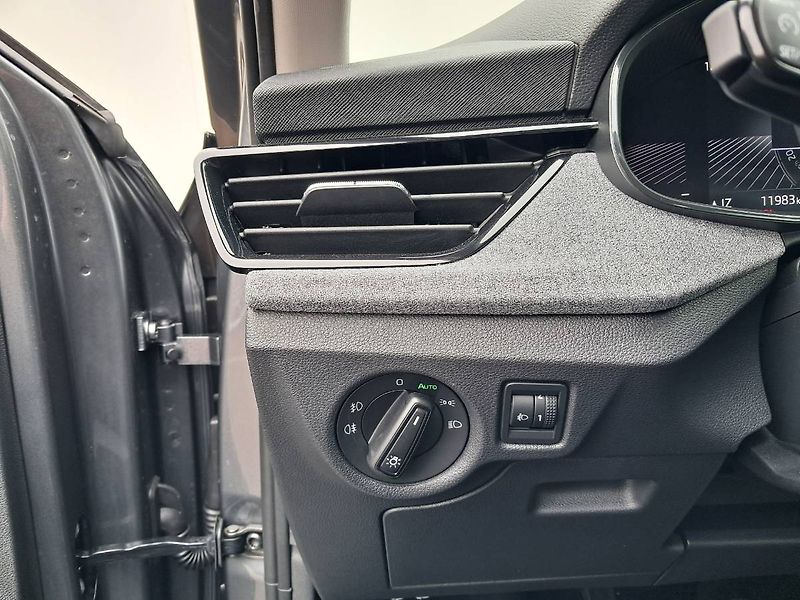 Škoda Scala (2024) SELECTION 130 let  1.0 TSI / 8 - fotka 17 z 29