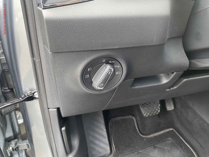Škoda Karoq (2018) 1.5 TSi, Style, DSG, LED - fotka 15 z 20