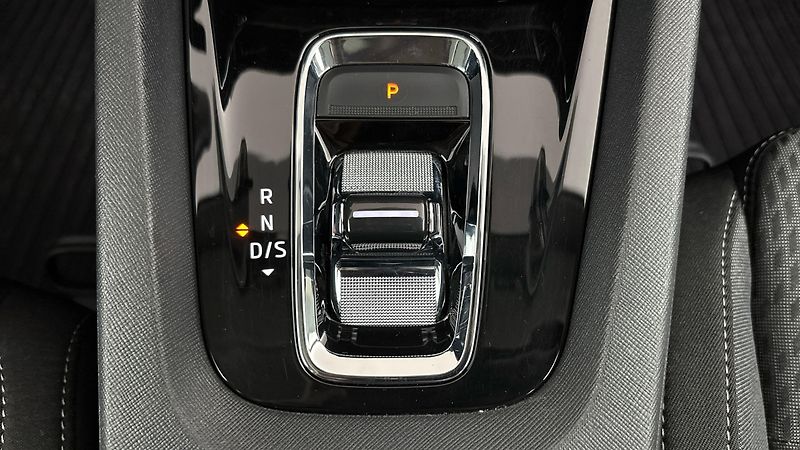Škoda Octavia 2.0 TDI DSG Style Combi - fotka 22 z 25