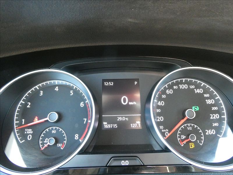 Volkswagen Golf 1,4 TSi 103kW DSG, webasto - fotka 35 z 51