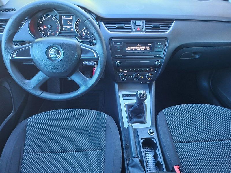 Škoda Octavia (2014) 1.4TSI 103kW 6MAN -1.MAJITEL - fotka 13 z 40