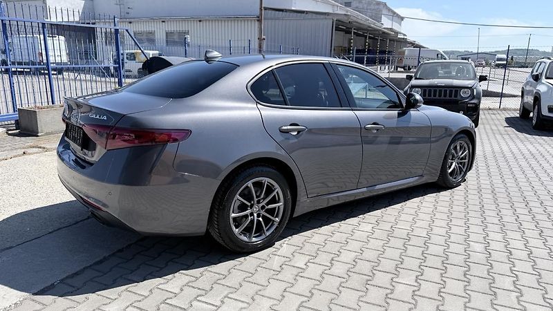 Alfa Romeo Giulia (2023) 2.2D,SPRINT,AT8,ZÁRUKA - fotka 46 z 56