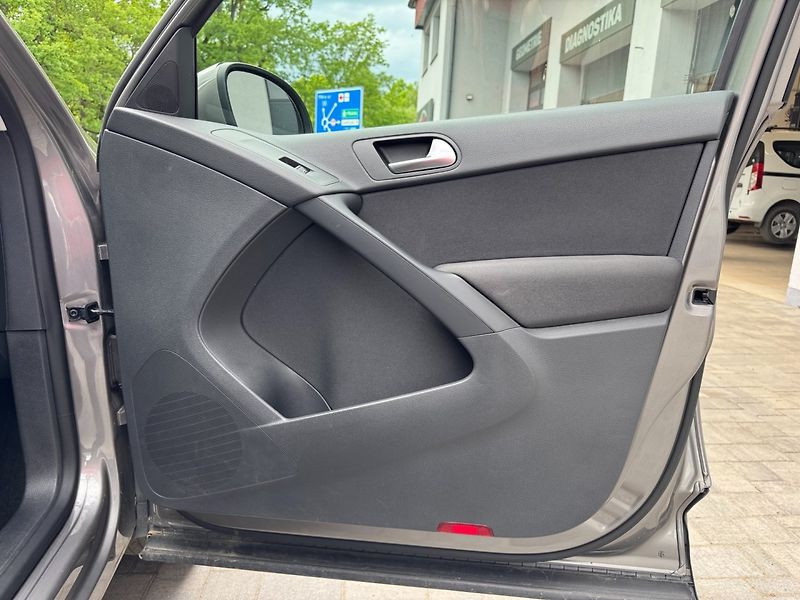 Volkswagen Tiguan (2010) 2.0TDi,4x4,Automat,Tažné - fotka 14 z 39
