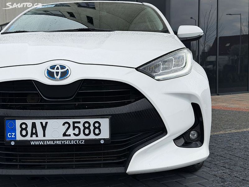 Toyota Yaris (2021) Hybrid / 1.5 VVT-i/ záruka - fotka 6 z 21
