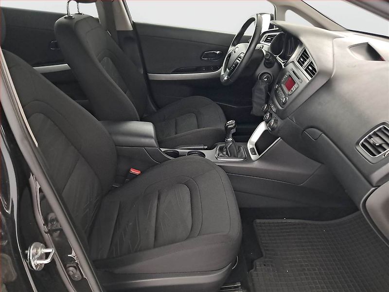 Kia Ceed (2016) 1.6 CRDi, Serv.kniha, Tempomat - fotka 9 z 20