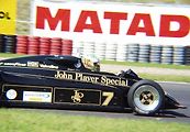 Lotus s Joaquinem Folchem za volantem.