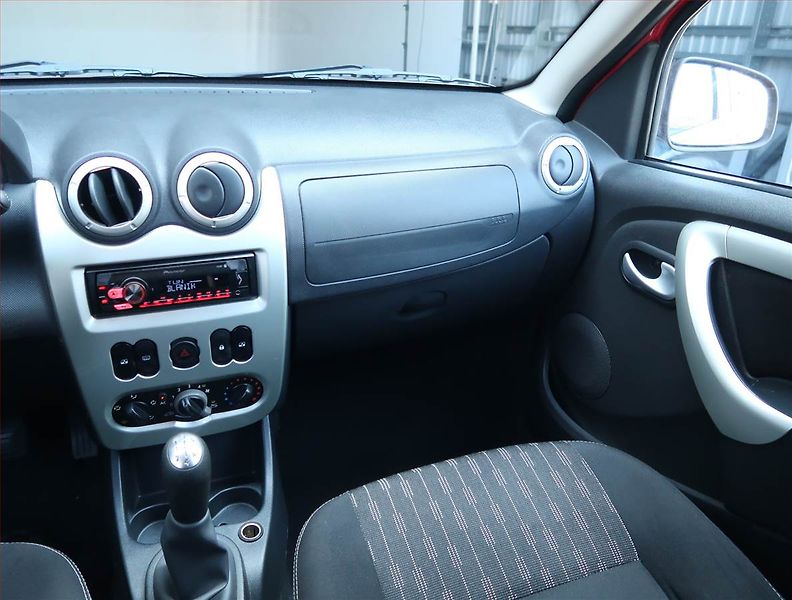 Dacia Sandero (2012) 1.2 16V, po STK, jezdí výborně - fotka 8 z 13