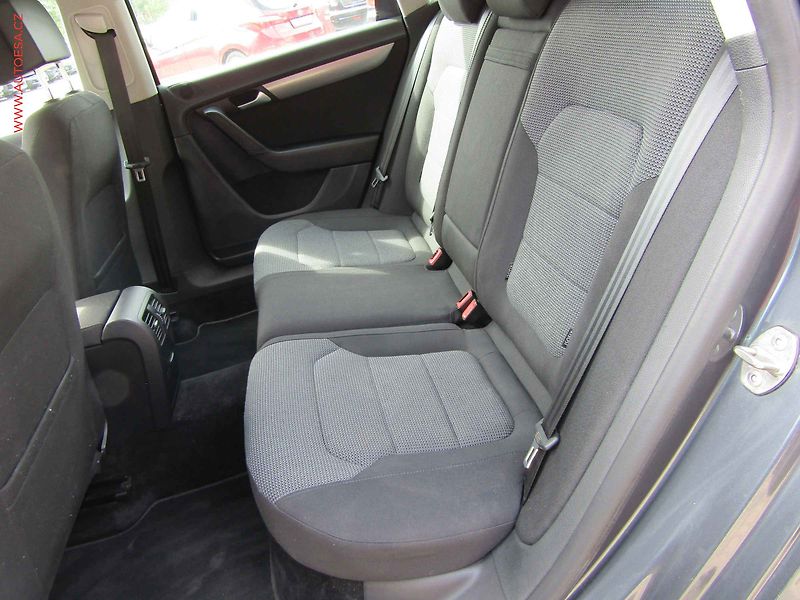 Volkswagen Passat (2014) 2.0TDi 4x4, 1.maj, DSG - fotka 10 z 17
