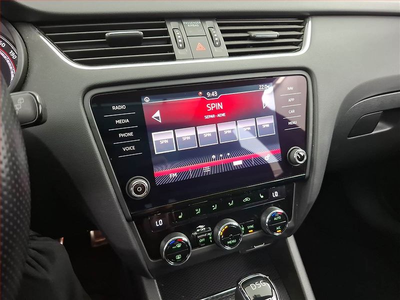 Škoda Octavia (2018) RS 2.0 TSI - fotka 12 z 22