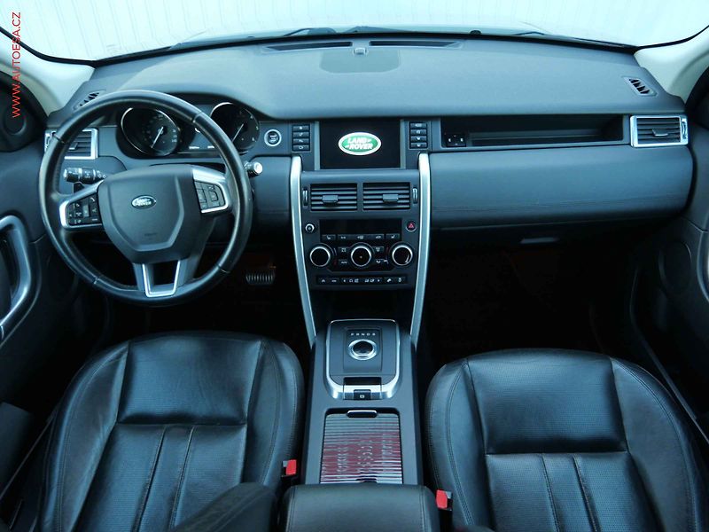 Land Rover Discovery (2017) 2.0 TD4 4x4, AT, navi, bixen - fotka 8 z 23