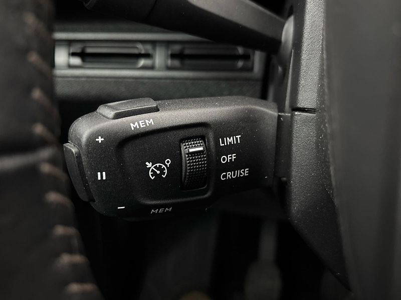 Peugeot 5008 Active Pack - fotka 23 z 28