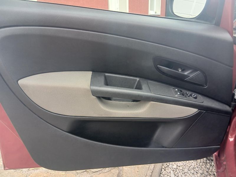 Fiat Grande Punto 1.4i 57 kW  - fotka 8 z 29
