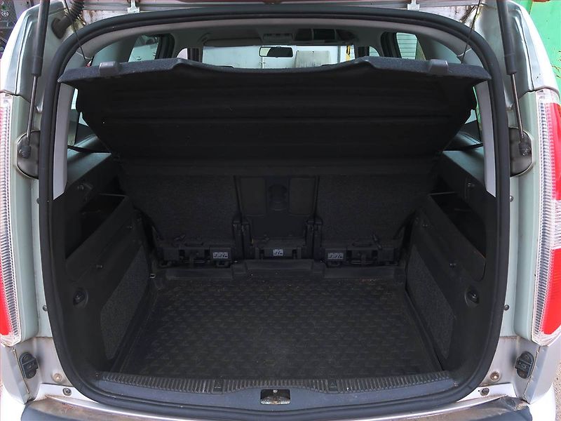 Škoda Roomster (2007) 1.6 16V, po STK, jezdí dobře - fotka 13 z 15
