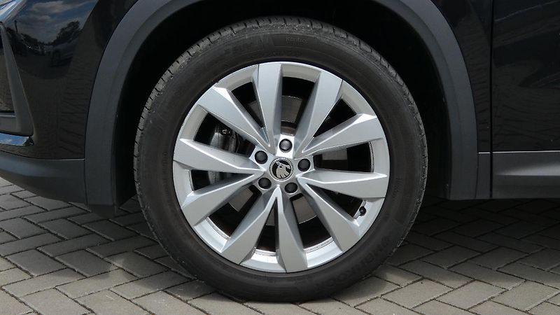 Škoda Kodiaq 2,0 TDi Selection 142 kW 4x4 D - fotka 25 z 26