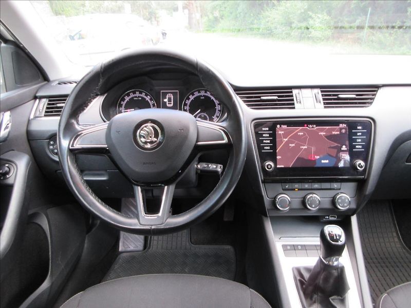 Škoda Octavia 1,6 TDi 85 Kw, Navi, Nové v ČR - fotka 17 z 28