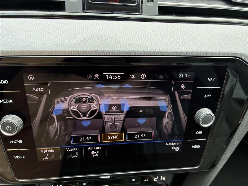 Volkswagen Passat 2,0 TAŽNÉ,IQ LIGHT,KAMERA - fotka 20 z 32
