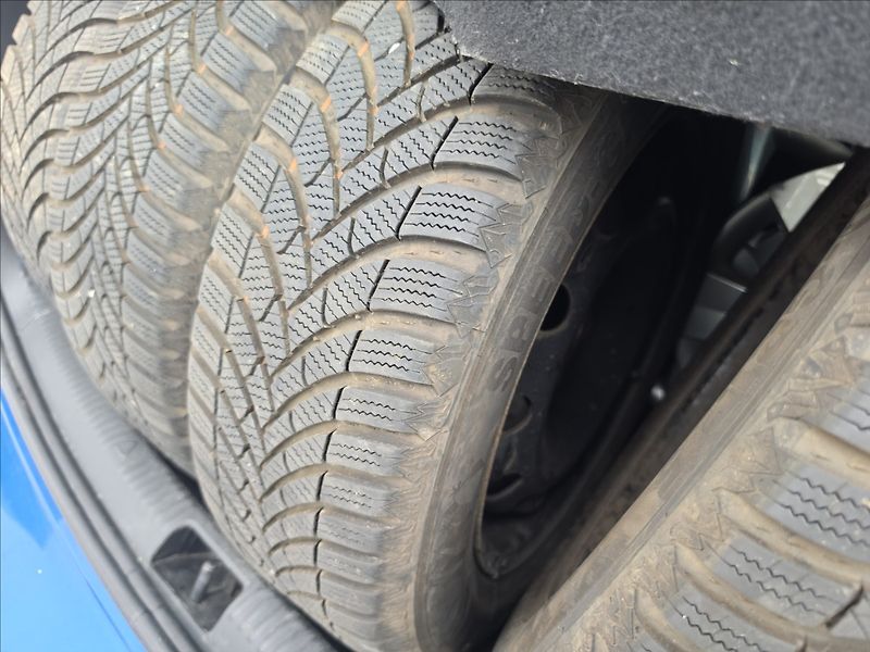 Škoda Rapid 1,2 TSi 81KW Style ALU KLIMA - fotka 30 z 48