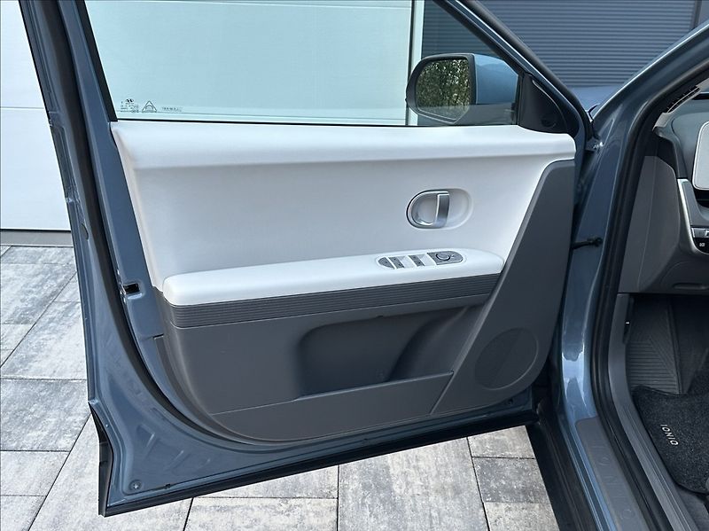 Hyundai Ioniq 5 0,0 170PS  Smart Range A/T - fotka 13 z 58