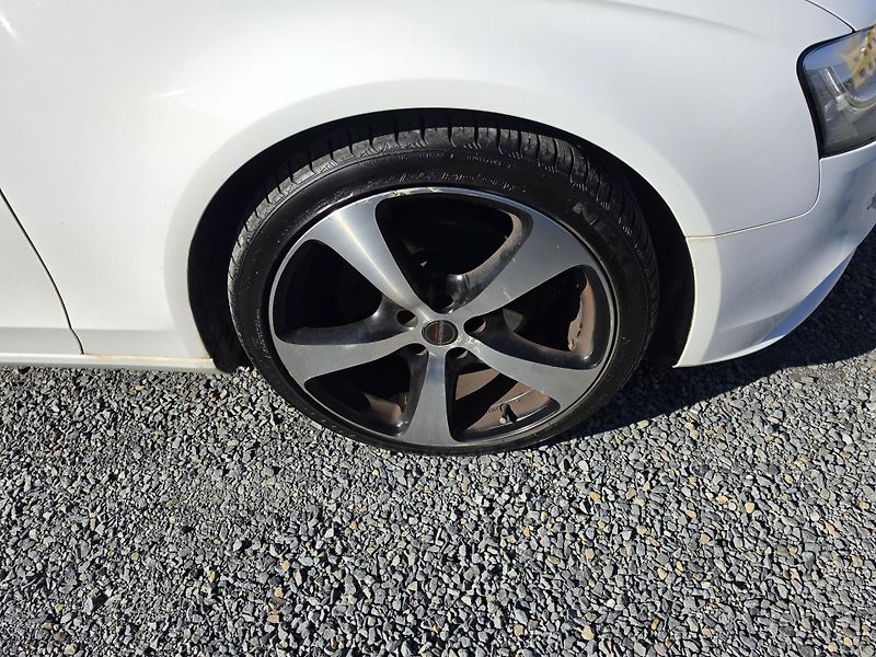Audi A4 2.0 TDI Sedan Led Xenon  - fotka 5 z 22