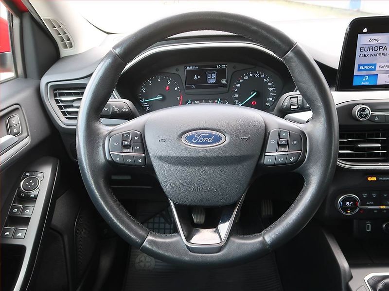 Ford Focus (2020) 1.0 EcoBoost, Tempomat - fotka 15 z 17