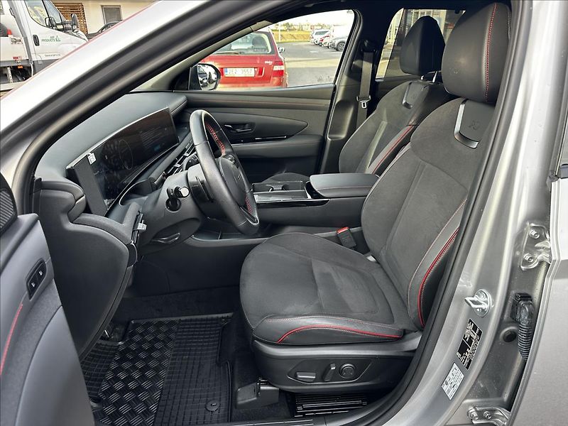 Hyundai Tucson 1,6 PHEV 4WD N-line Styl Prem. - fotka 10 z 18