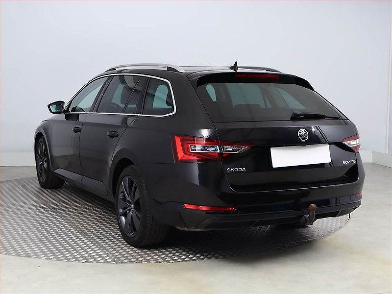 Škoda Superb (2016) Style 2.0 TDI, Automat - fotka 4 z 24