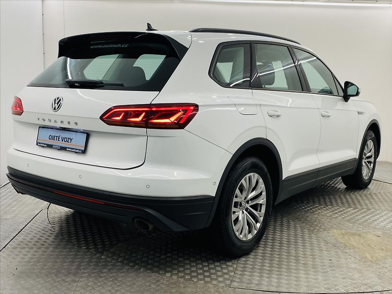 Volkswagen Touareg 3,0 TDI 170 kW 4MOT - fotka 2 z 25