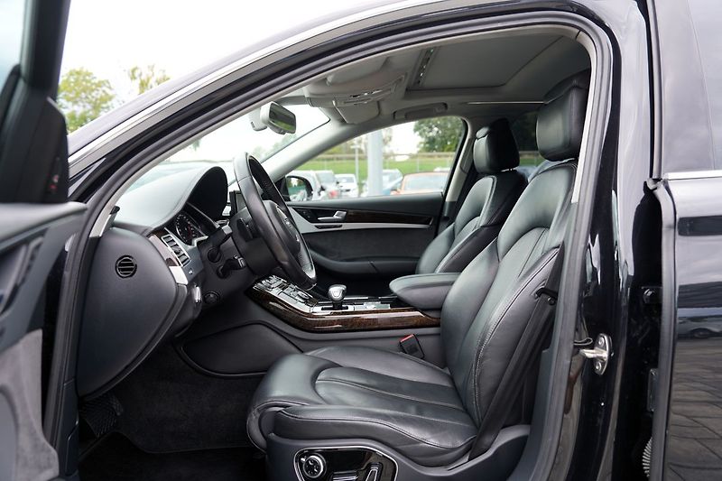 Audi A8 3.0 TDI Quattro/250 PS/ČR - fotka 22 z 50