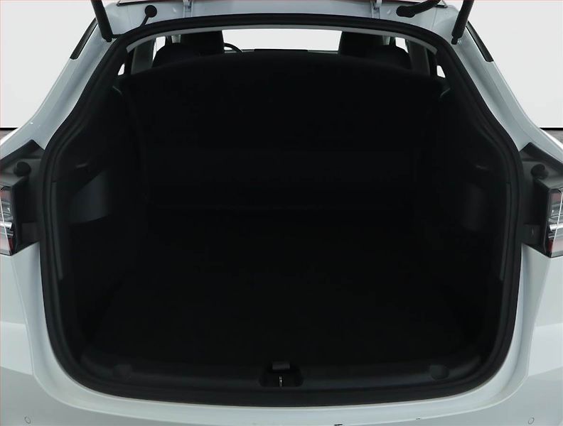 Tesla Model Y (2022) Long Range AWD 79kWh, SoH 91% - fotka 14 z 23