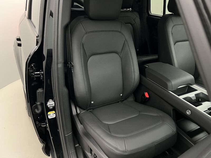 Land Rover Defender (2025) 110 D250 X-DYNAMIC SE AWD Aut - fotka 17 z 45