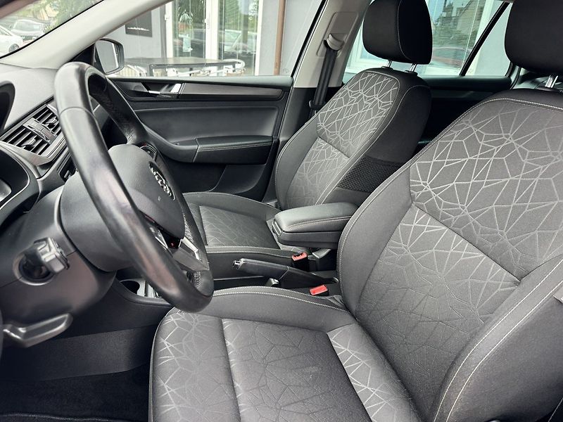 Škoda Rapid (2018) 1.0TSi Xenony Digi Klima DAB - fotka 25 z 48