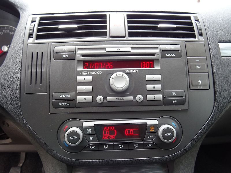 Ford C-MAX (2007) 1.6i,74kW - fotka 10 z 16