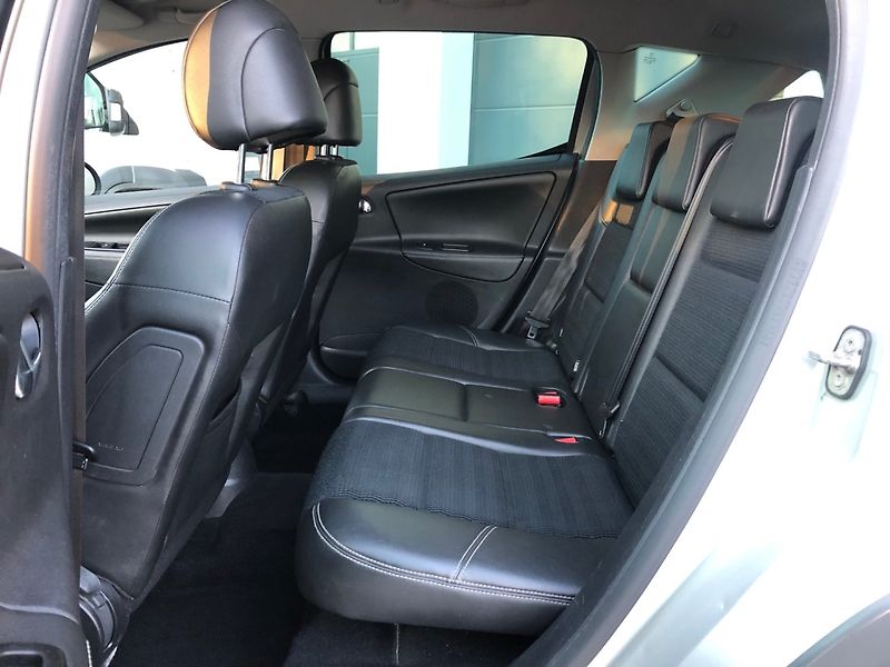 Peugeot 207 (2008) 1.6 HDi OUTDOOR - fotka 10 z 29