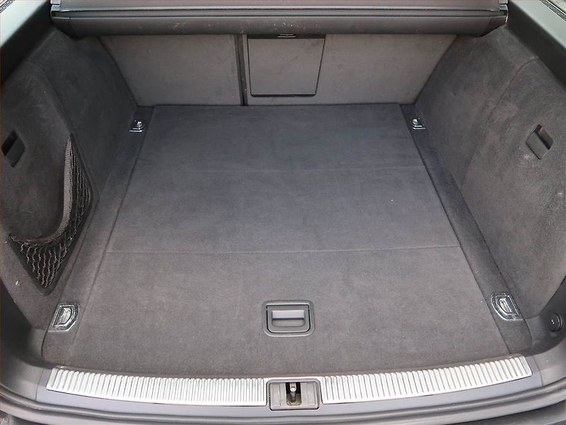 Audi A4 (2005) S-Line 2.0 TDI - fotka 13 z 15