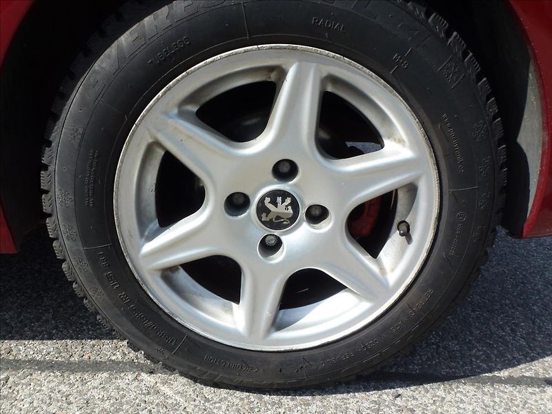 Peugeot 208 1,4 VTi Access 95k MAN5  Lucif - fotka 39 z 44
