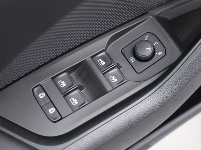Škoda Octavia 2,0 TDI 85kW Ambition CZ DPH - fotka 14 z 27