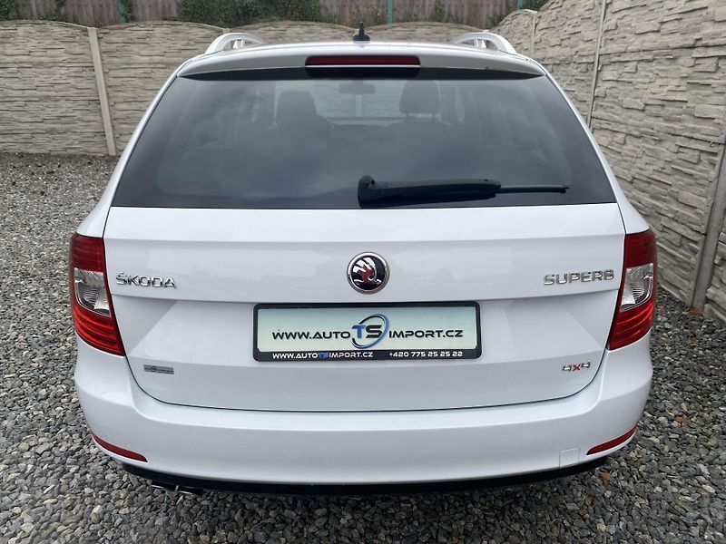 Škoda Superb 2.0TDi 4x4 170PS DSG L+K COMBI - fotka 4 z 158