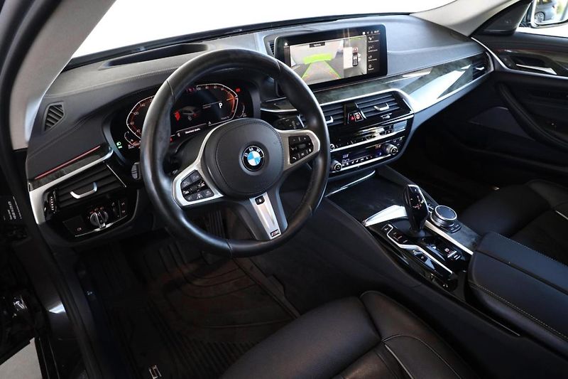 BMW Řada 5 530d xDrive Touring - fotka 5 z 30