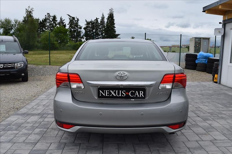 Toyota Avensis 2,2 D-CAT 130KW NOVÉ V CZ - fotka 6 z 43