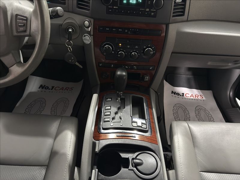 Jeep Grand Cherokee 3,0   CRDI KŮŽE VÝHŘEV TEMPO - fotka 21 z 26