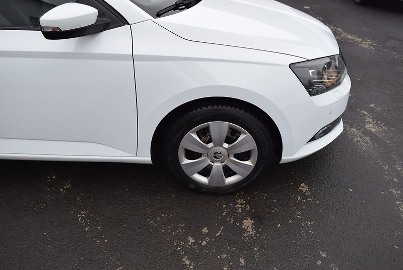Škoda Fabia (2016) 1.2TSI 81kw AMBITION JOY OPS - fotka 6 z 49