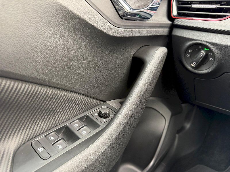 Škoda Scala (2025) 1.0 TSI 85kW DSG Monte Carlo T - fotka 10 z 35