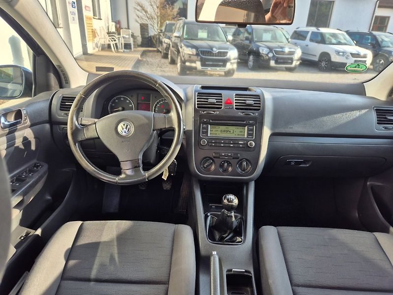 Volkswagen Golf (2005) 1.6 MPI Trend - fotka 17 z 30