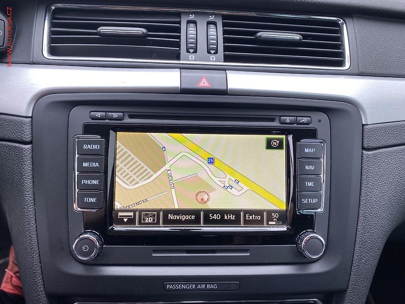 Škoda Superb (2015) 2.0 TDi, Ambition, DSG, navi - fotka 17 z 19