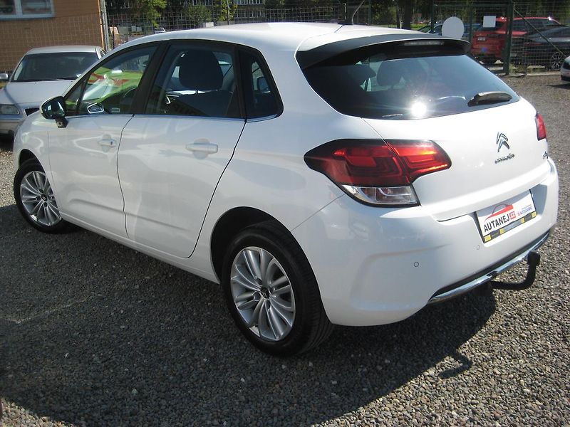 Citroën C4 1.6 HDi NEHAVAROVÁNO-DPH-ČR !! - fotka 11 z 28