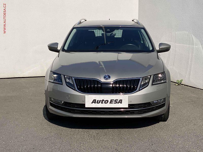 Škoda Octavia (2019) 1.5 TGi, Style, DSG, LED - fotka 2 z 19