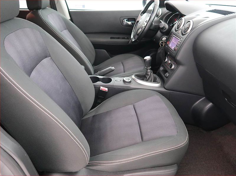 Nissan Qashqai (2013) 1.6 dCi, 4X4, Serv.kniha - fotka 9 z 18